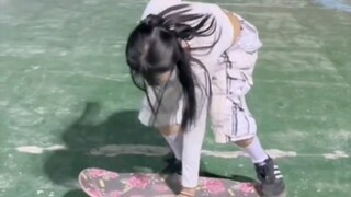 This time I can see it clearly! The skateboard is white!