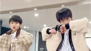 【TF家族四代】奇文第一次双人舞和最新一次双人舞对比
