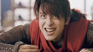 เพื่อนศิษย์รุ่นพี่ทำงานอย่างหนักเพื่อให้ Lei Wujie ขึ้นไปบนยอดศาลา