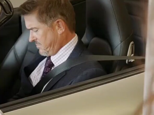 غالاغ لا يُعيل البطّالين