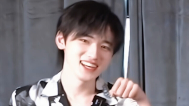 How can he be so cute!!