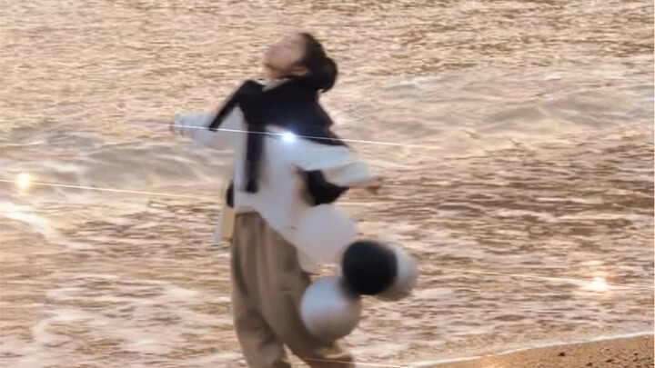 Mungkin kamu juga suka laut, ya?