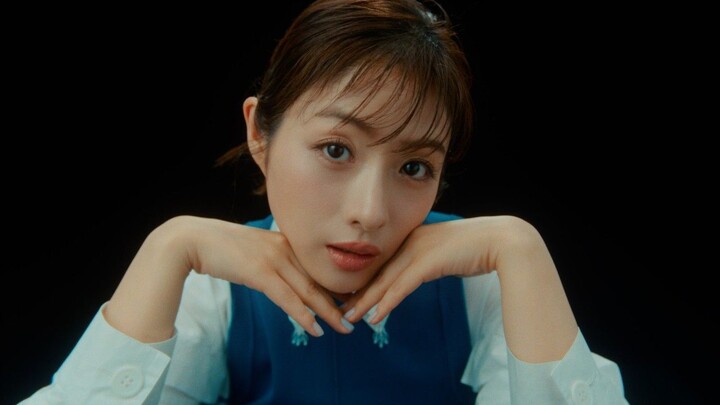 Satomi Ishihara’s latest ad: the beauty suddenly turns into a hilarious comedian, hahaha!