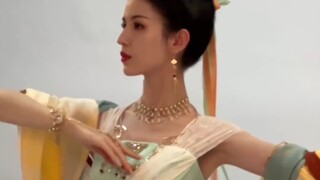 【Hani Kezi】You might not know me, but you’ve definitely seen me perform the Dunhuang Flying Apsaras 