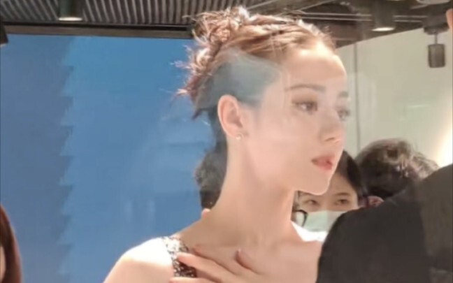 [Dilraba] "What does beauty explosion look like"