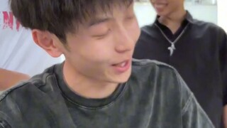 Không hiểu tại sao anh Lừa lại có ác cảm với tôi lớn đến vậy