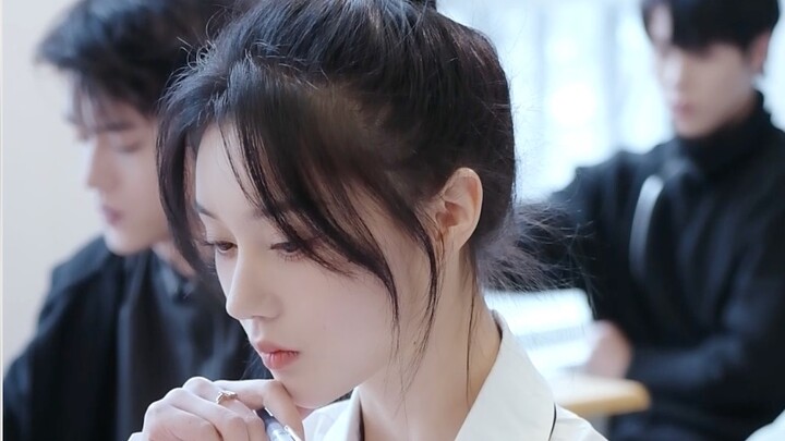 【ละครสั้น】ทำไมครูถึงชอบจับเด็กเรียนเก่งกับเด็กเรียนอ่อนให้นั่งโต๊ะเดียวกัน?