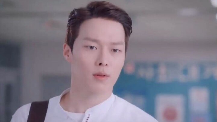 Chỉ sau một đêm, cô gái bỗng trẻ lại thành thiếu nữ 20 tuổi, rồi lại đâm ra thích chính anh chàng họ