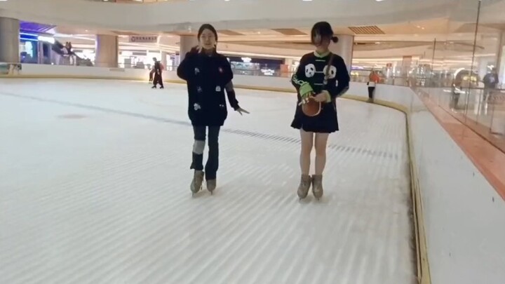 Beautiful melody dance on the ice - record and friends first attempt