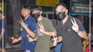 不摔那麼一跤，就不知道有誰願意停下來等你。不有求於人，就不會知道誰會在關鍵時刻關心你。有段時間你突然和一些人關係很好，以為彼此可以成為真正的朋友，然而他卻會逐漸淡漠出你的記憶。有的時候