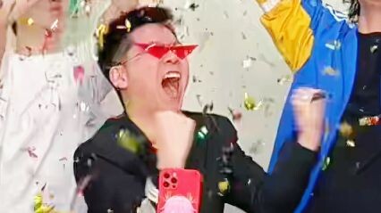 Becoming an internet celebrity is so easy!