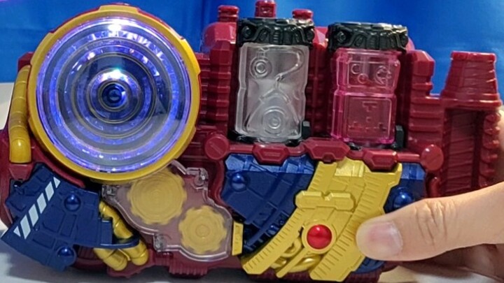 [Kamen Rider Build] What will happen when the E-Belt draws on the power of its predecessors?