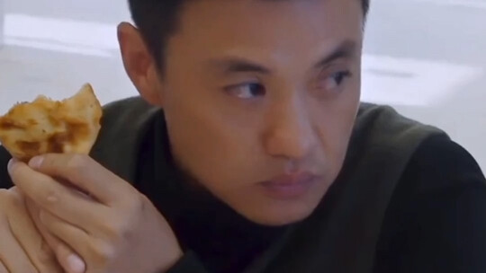 Zhou Yiwei berpartisipasi dalam acara varietas untuk Zhu Dan, dan rasa bersalah terhadap Zhou Yiwei 