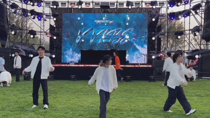 "Hiphop Jiaqi tôi xem đi xem lại"; Xi Jiaqi Iris; Clip nhảy V-Vibe 2024.7.10