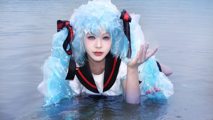 Phim chính cosplay Hatsune Miku