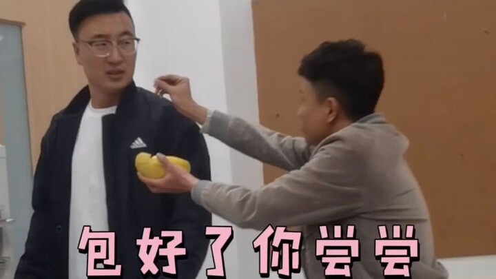 Nhảy nhót dễ thương không nhất thiết phải là thỏ trắng, mà có khi chính là thầy Vương.