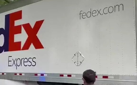 Lạc Lạc theo Nhã Nhã về nhà rồi