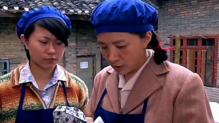 A scheming woman stole an elderly lady’s handmade clothes, but the lady had a trick up her sleeve an