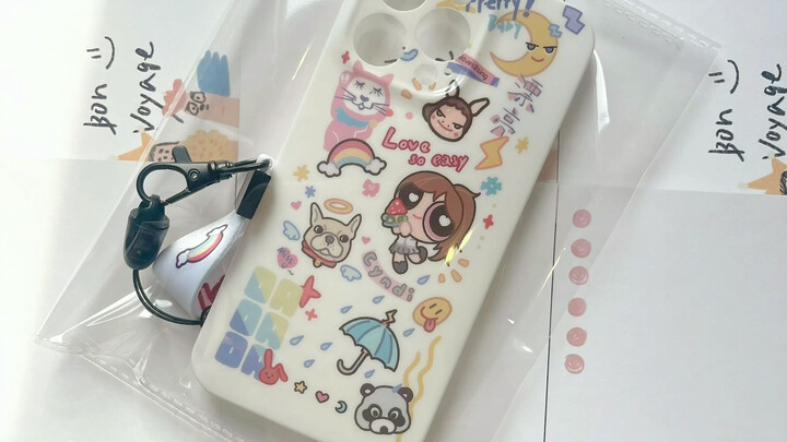 Wang Xinling Actually Slipped My Hand-Painted Phone Case Onto Her Phone!
