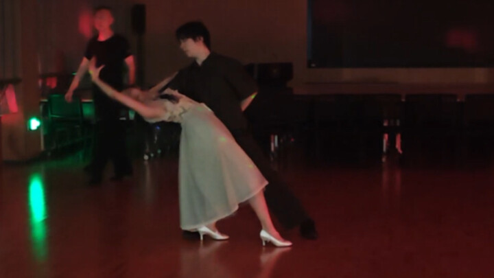 Zhejiang University Yongqian Dance | I really love how the dress looks when it twirls