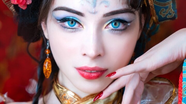 What’s an Russian YouTuber who loves sewing Chinese-style clothes like?