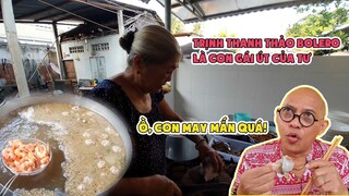 Color Man may mắn tìm vào quán hủ tiếu Dì Tư là mẹ của Ca sĩ Trịnh Thanh Thảo Bolero!