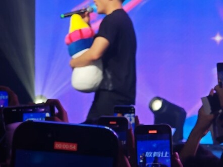 8.17 คอนเสิร์ตสดที่เซี่ยงไฮ้ของเถียนอีหมิง 【รักเธอในความร้อน 105℃】superidol
