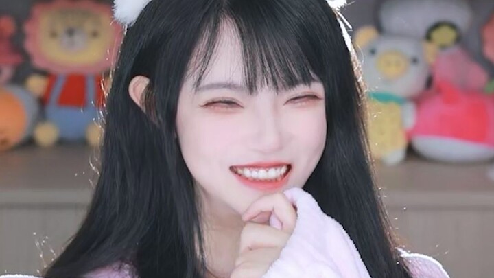 Mungkin hari ini aku lanjut jadi pembawa acara bantuannya deh~