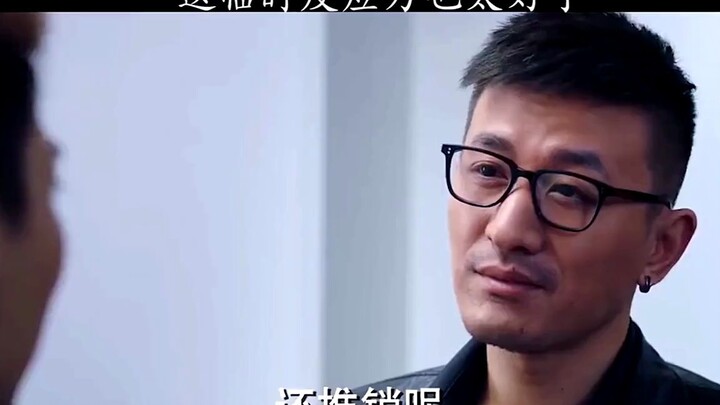 كونك عميلاً سرياً لا يتطلب فقط أن تكون ذكياً، بل يجب أيضاً أن يكون رد فعل مُنَسِّق الالتقاء سريعاً.