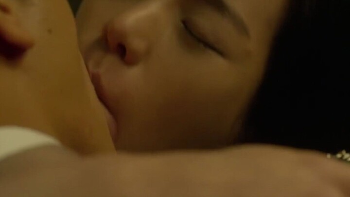 Tongue kiss scene! Hey, my legs are getting soft! Every eye is drawn, it would be nice if it could b