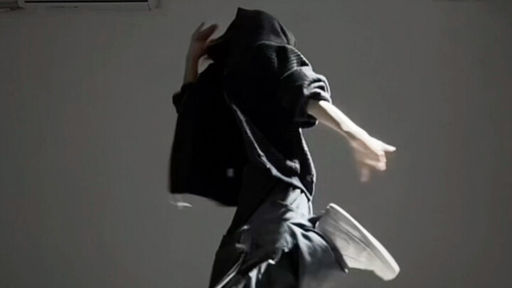 ท่าเต้นหล่อสุดๆ ทำนองติดหูสุดๆ! ต้องเป็นชาหม่าซวงนี่แหละ!! — เวอร์ชันเต้นโดยอินอินจากเพลง “Charmer”