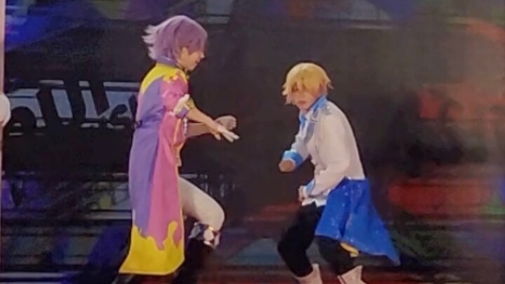 Student Shen Dalei moves at high speed wearing 15cm high heels