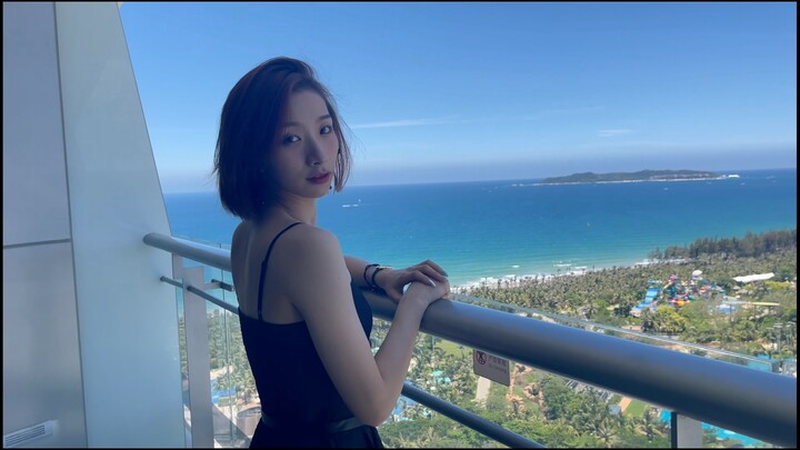 Sharing some beach video footage from my vacation a few days ago (｡･ω･｡). This time, I even have a c