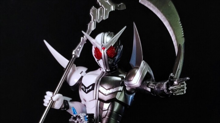 frs kamen Rider với răng nanh thép