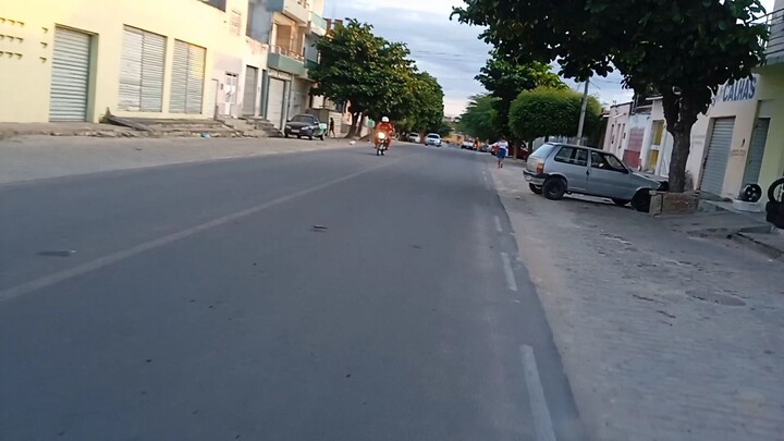Indo ao bairro vizinho 5 km pedalado 11 km