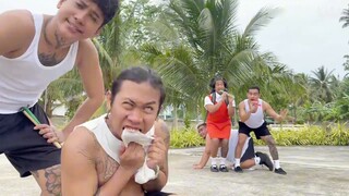 [Versi macho] Rambut disisir ke belakang karena angin kencang