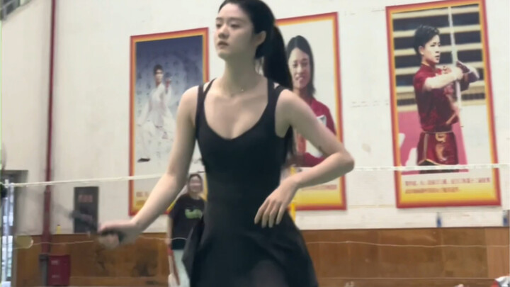 อยากดูการแข่งขันแบดมินตันประเภทเดี่ยวไหม?
