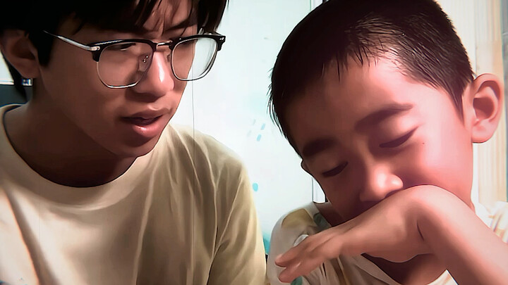 “Em trai: Em chỉ cười thôi, không nói gì cả”