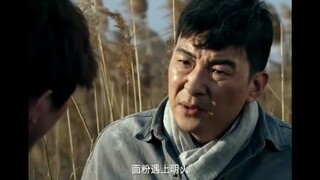 粉尘闪爆就是要形成粉尘云 空旷的地方 也能闪爆只要粉尘云足够 明火一下就闪爆了！