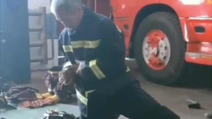 Crisp, clean moves—still going strong! Kudos to the veteran hero!