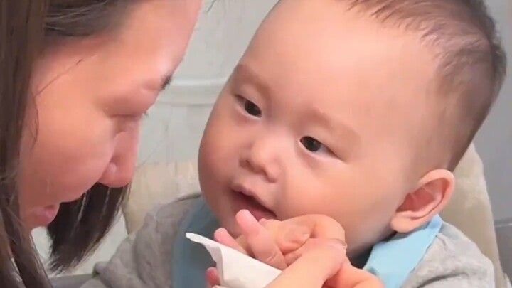 孩子的世界里任何人都可以离开，唯独妈妈不可以！
