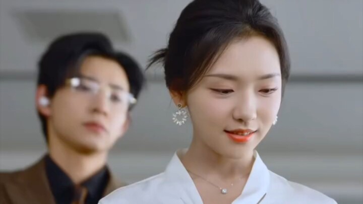 【เต็มเรื่อง】พนักงานสาวแอบเข้าห้องท่านประธานโดยที่ไม่รู้เลยว่าเขาคือชายคนที่เคยช่วยเธอเอาไว้