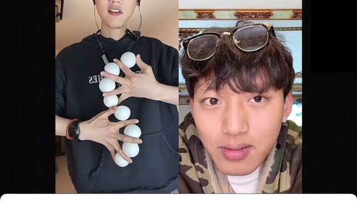 Thiên tài bên trái, kẻ điên bên phải