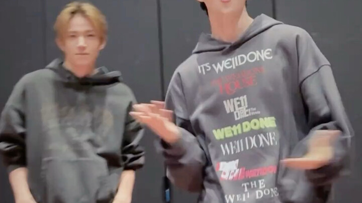 Hợp tác thần thánh gì thế này! Lý Hy Thừa X Hoàng Tử Hoằng Phàm, vũ đạo Vô Tưởng cha!