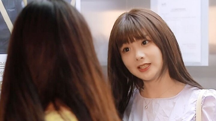 ขณะรอลิฟต์อย่าเล่นมือถือตลอดเวลา เผลอๆ อาจเจอคนแบบนี้...!