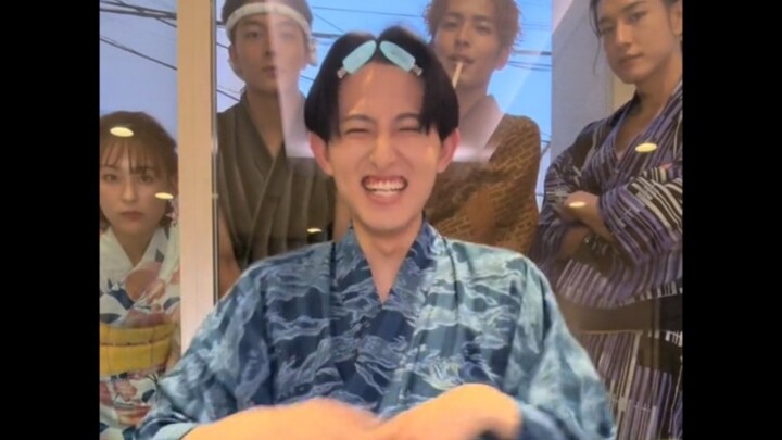 Xiao Lan: Why are you all just watching?