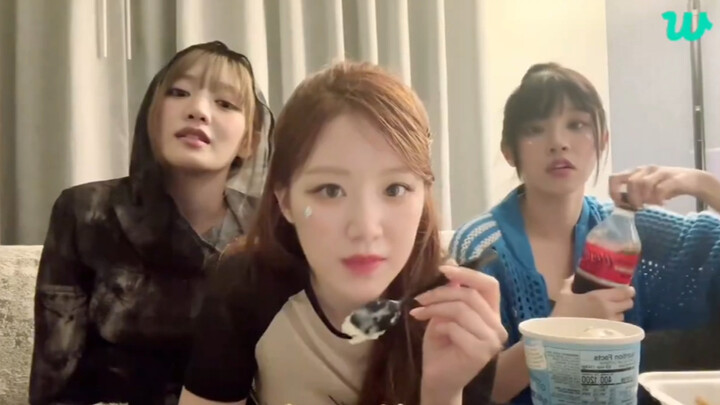 aespa vừa có thể là ca sĩ gốc, lại vừa là nguyên đơn 2.0, cười chết mất thôi hhhh