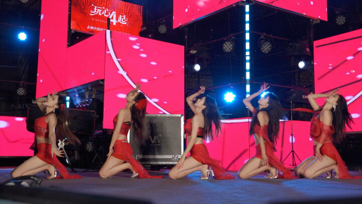 Video gốc trên sân khấu, mời cao thủ thẩm định xem có kéo chân không?