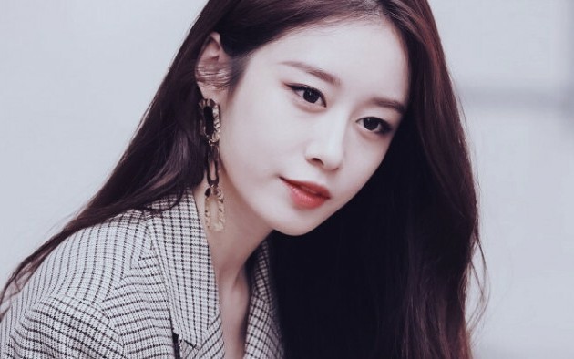 【Rumor Hangat di Kalangan Netizen Korea】Park Ji-yeon masuk ke thread populer berkat foto GIF terbaru
