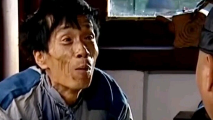 Beggar With a Golden Rice Bowl in Hand Terrifies Antique Dealer While Begging for Food
